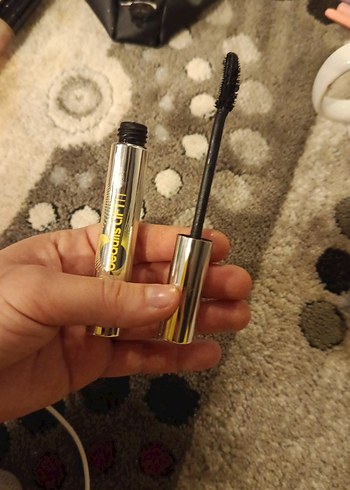 Parlak Altın Renk Maskara - Görsel 2