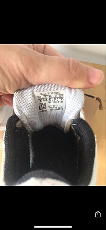 23 Beden beyaz Renk Adidas çocuk ayakkabısı
