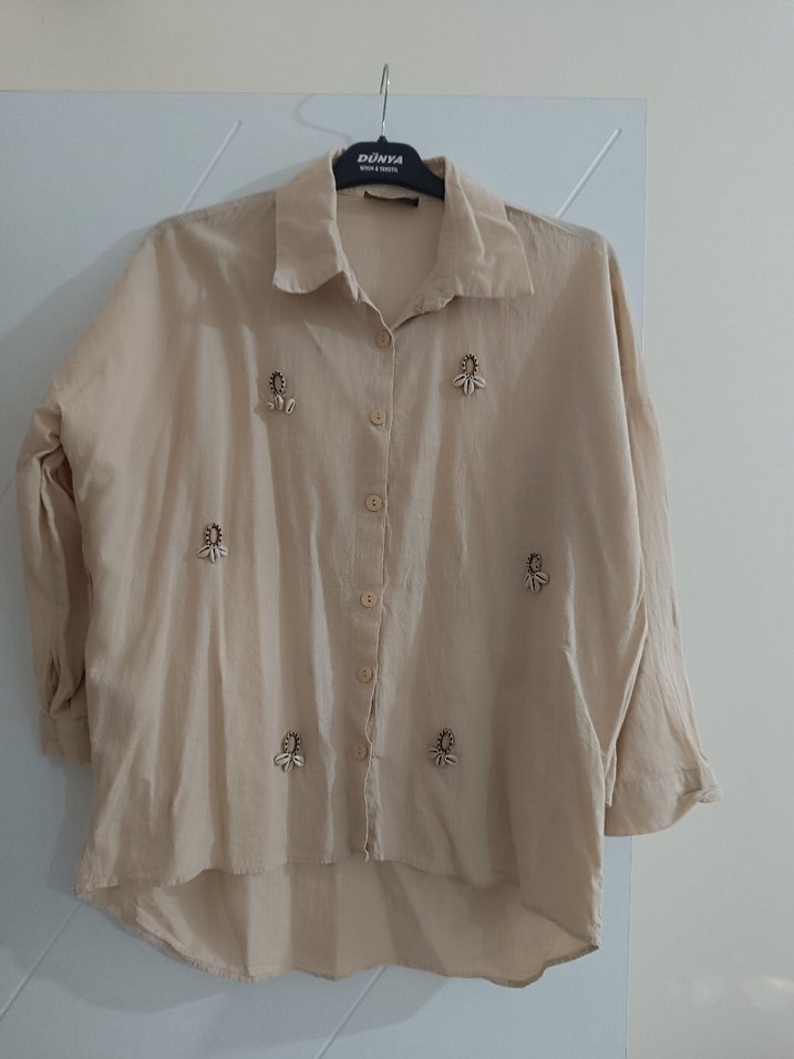 Bej Nakışlı Düğmeli Kadın Keten Gömlek - Görsel 2