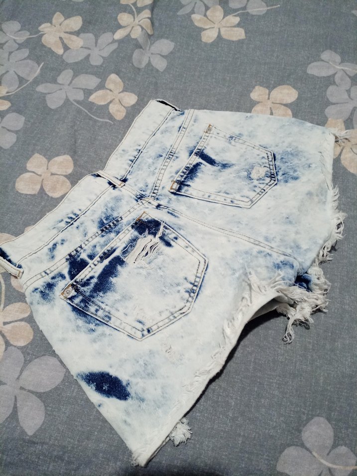 Kadın Mavi Batik Desenli Mini Denim Şort - Görsel 3