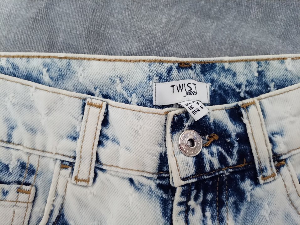 Kadın Mavi Batik Desenli Mini Denim Şort - Görsel 4