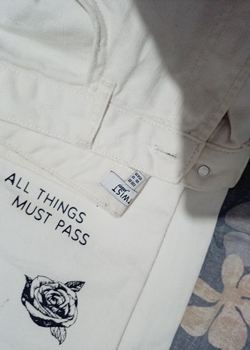 Beyaz Baskılı Bol Kesim Midi Kot Pantolon - Görsel 4