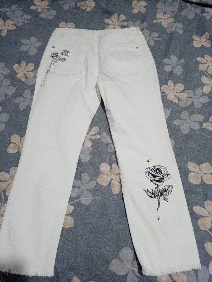 Beyaz Baskılı Bol Kesim Midi Kot Pantolon - Görsel 2