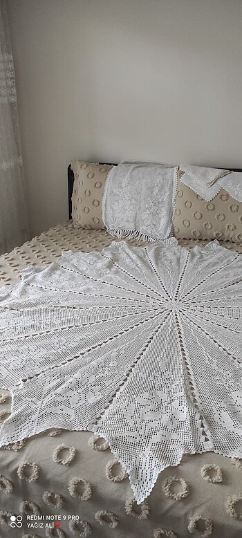 Dantel masa örtüsü
