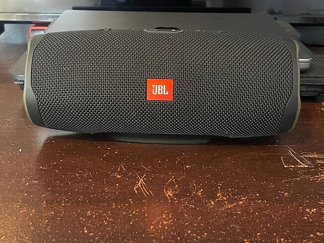 JBL Charge 4