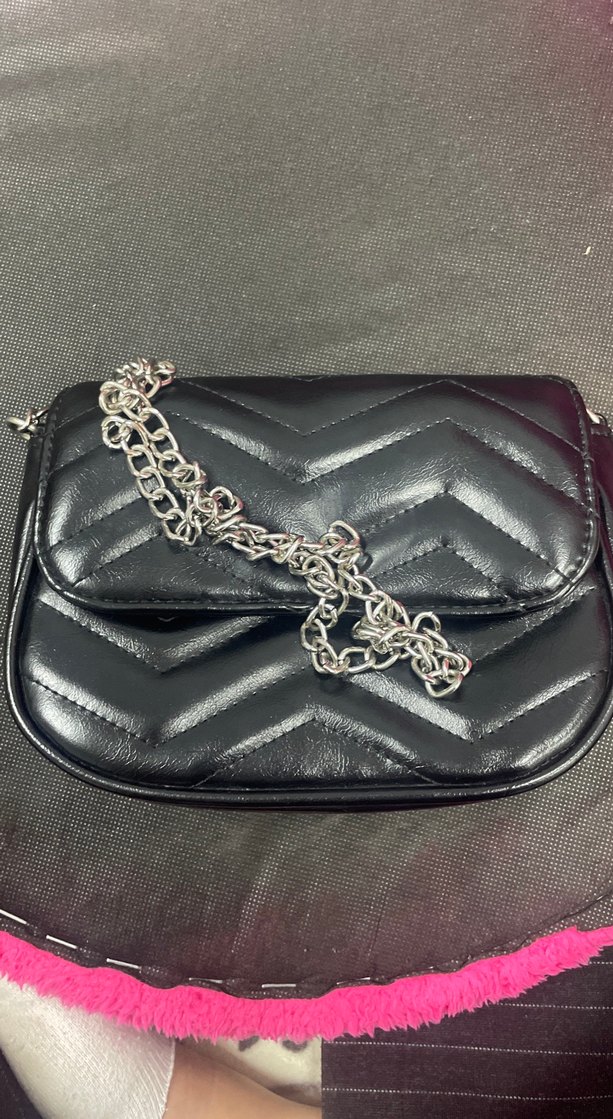 Zincir Detaylı Siyah Yılan Derisi Desenli Deri Çanta - Görsel 3