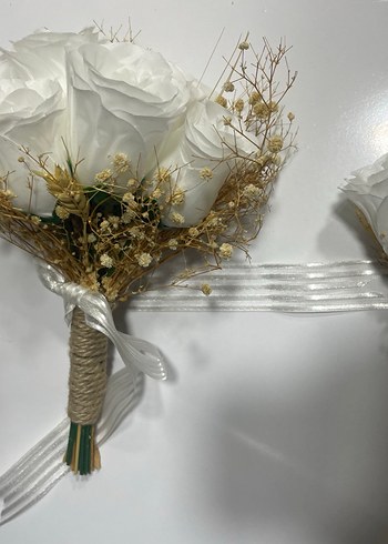 Beyaz Fırfırlı Minimalist Gelin Çiçeği - Görsel 3