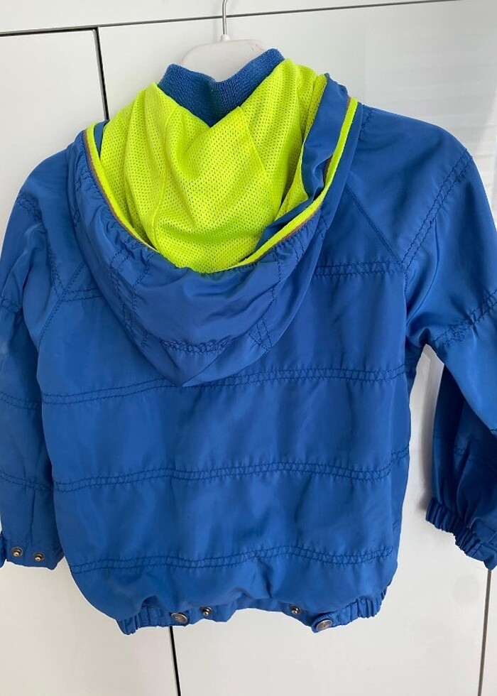 Zara markası yağmurluktur - Görsel 3