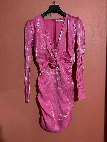 pembe mini elbise