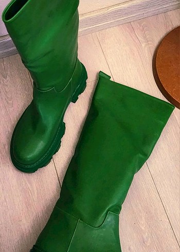 2026 nın Moda Rengi Yeşil Çizme - Görsel 6