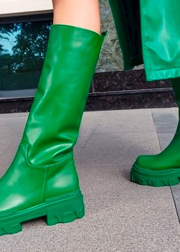2026 nın Moda Rengi Yeşil Çizme - Görsel 2