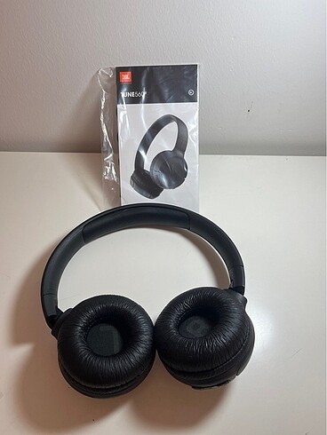 JBL TUNE 560