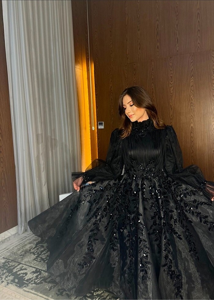 Kabarık siyah abiye - Görsel 3