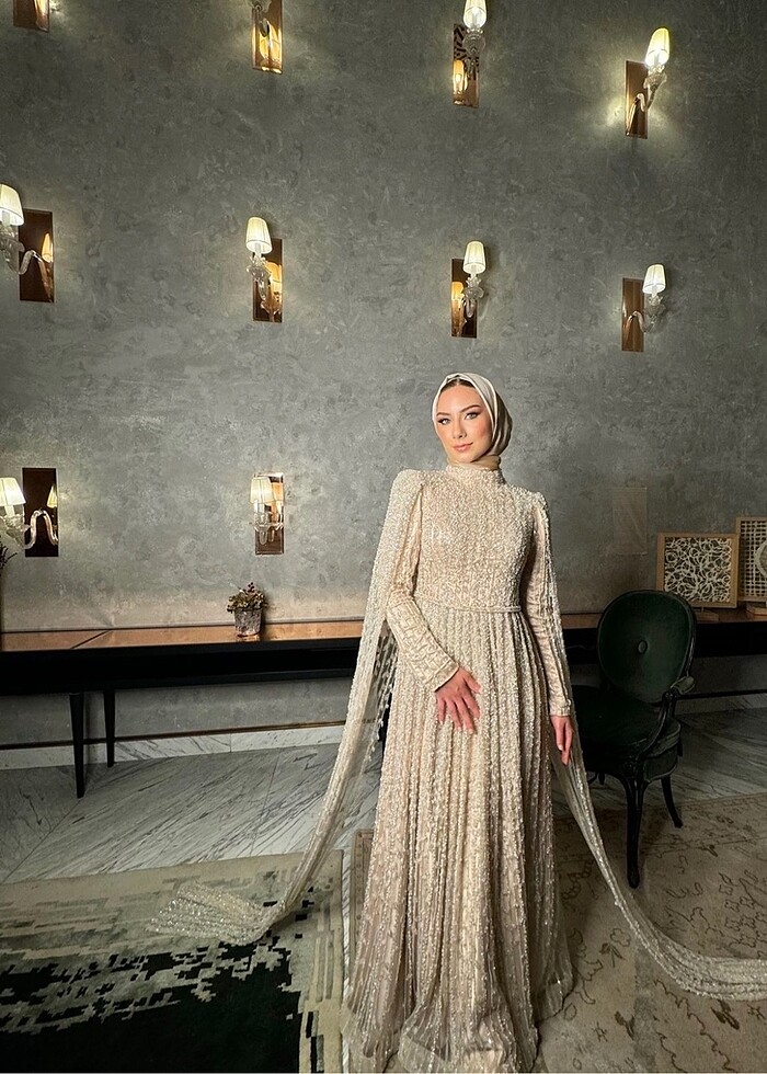 Yeni sezon pelerinli abiye - Görsel 4