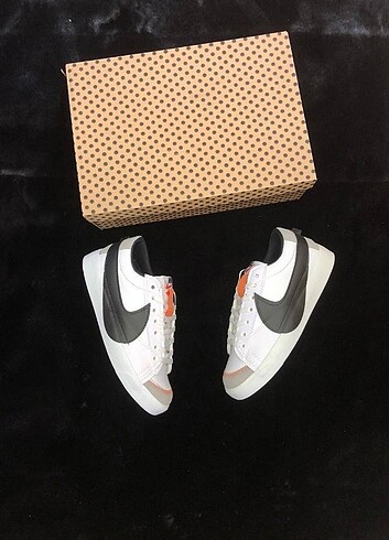 Nike Blazer Jumbo Beyaz Siyah Kısa