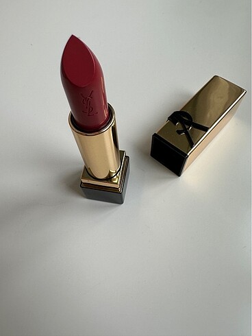 Yves Saint Laurent Rouge Pur Couture Ruj R10