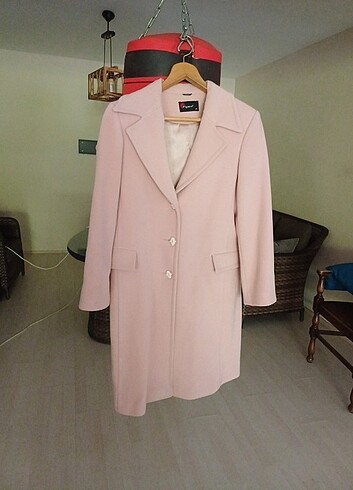 44 beden açık pembe kaban