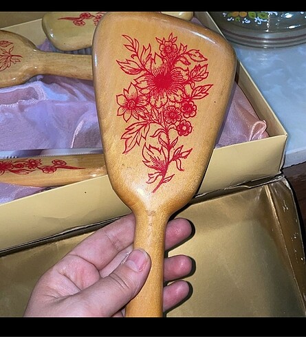  Beden Renk Nostaljik Ayna ve Fırça takımı
