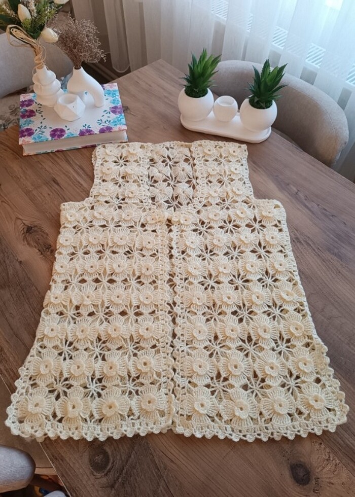 El örgüsü motifli yelek  - Görsel 2