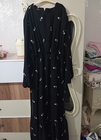 Çiçekli elbise