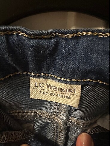 8 Yaş Beden LC WAIKIKI ERKEK ÇOCUK KOT ŞORT