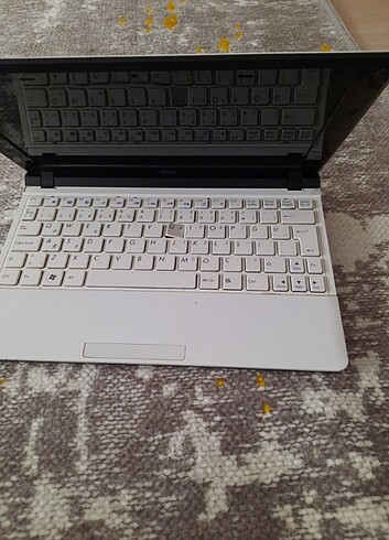 Grundig netbook mini 
