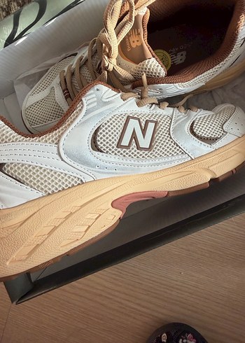 38 Beden NEW BALANCE 530 WHITE BROWN