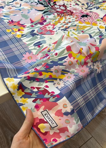 İpekevi çiçekli ekose eşarp - Görsel 3