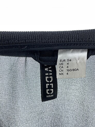 34 Beden siyah Renk H&M Bluz %70 İndirimli.