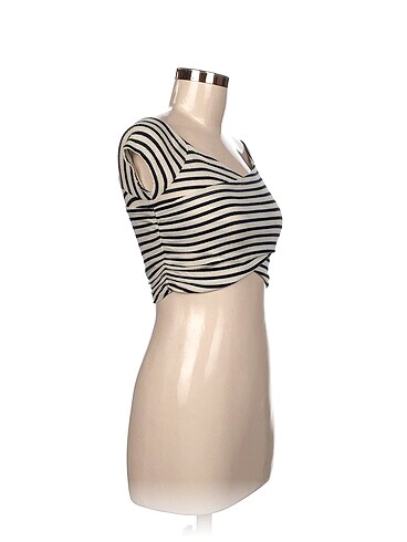 Pull and Bear T-shirt %70 İndirimli. - Görsel 2