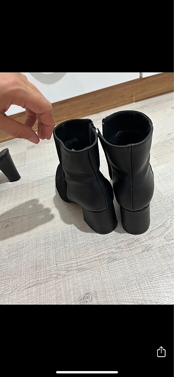 37 Beden Siyah fabrika botty