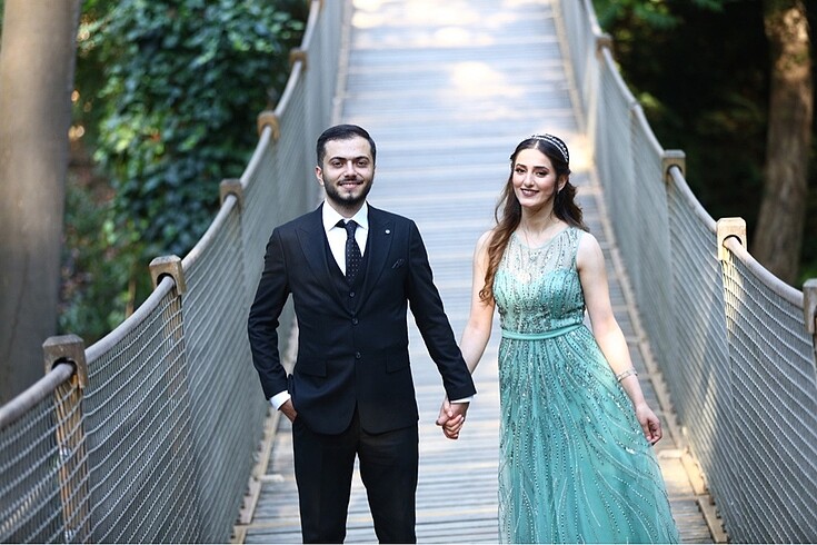 Nişan elbisesi