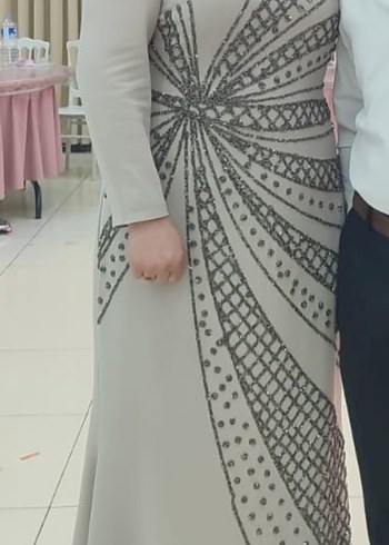 Uzun Kollu İşlemeli Gri Abiye Elbise