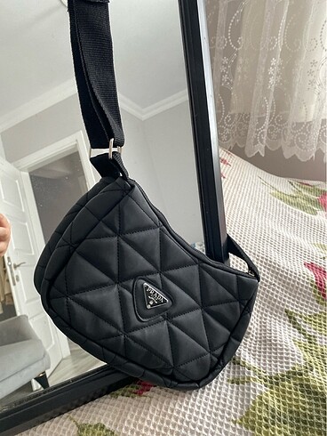 Prada çanta