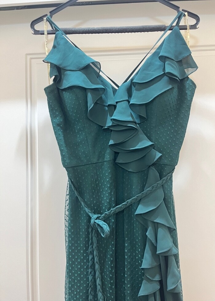 Yeşil Yırtmaçlı Elbise - Görsel 2