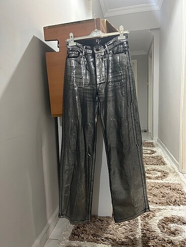 Zara Parlak Gümüş Varaklı pantolon