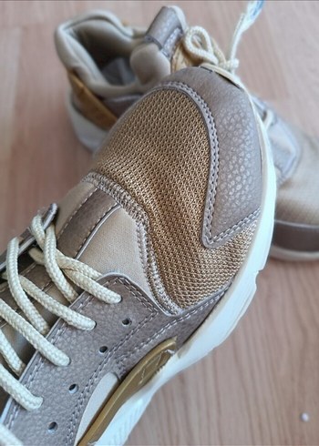 Bej Bağcıklı Kadın Spor Ayakkabı huarch - Görsel 3