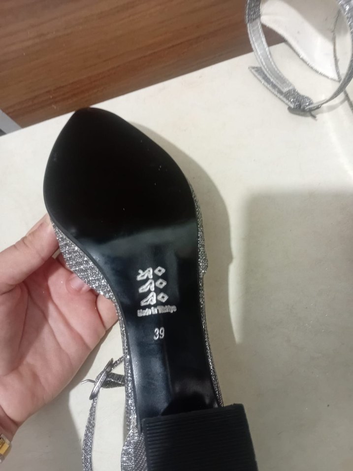 Diger Gri Yılan Desenli Tokalı Topuklu Kadın Ayakkabı - Görsel 2