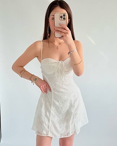 Trendyol & Milla Beyaz dantelli mini elbise