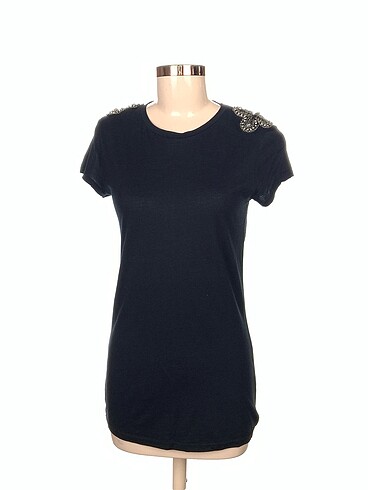 Zara T-shirt %70 İndirimli.