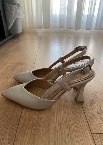 Diğer Taş Rengi Saten Görünümlü Stiletto Kadın Topuklu Ayakkabı