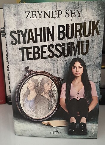 Siyahın Buruk Tebessümü