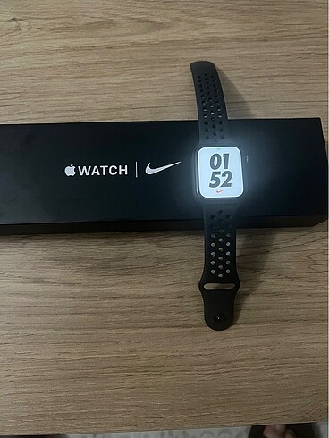 Çok temiz 44mm Apple Watch 6