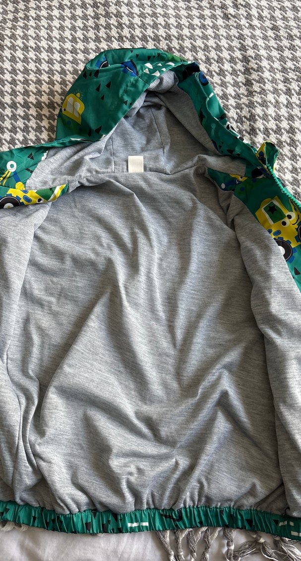 Renkli Baskılı Erkek Çocuk Kapüşonlu Yağmurluk - Görsel 4