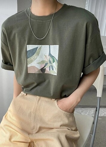 Diğer Kadın Haki Çiçek Baskılı Oversize Tişört