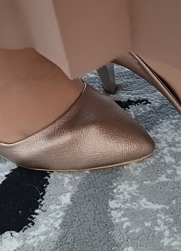 Gold stiletto 