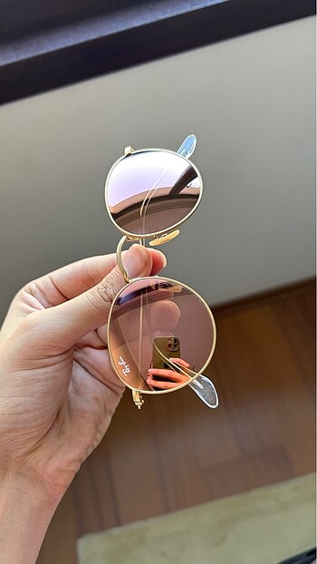 Beden çeşitli Renk Ray-Ban Kadın Güneş Gözlüğü ve Inesta Kadın Güneş Gözlüğü
