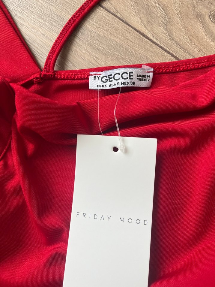 Yırtmaç detaylı kırmızı mini elbise ETİKETLİ - Görsel 3