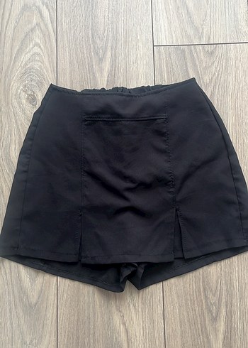 Siyah Mini Etek Şort yırtmaçlı - Görsel 2