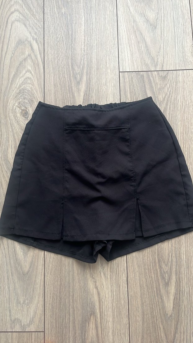 Siyah Mini Etek Şort yırtmaçlı - Görsel 2